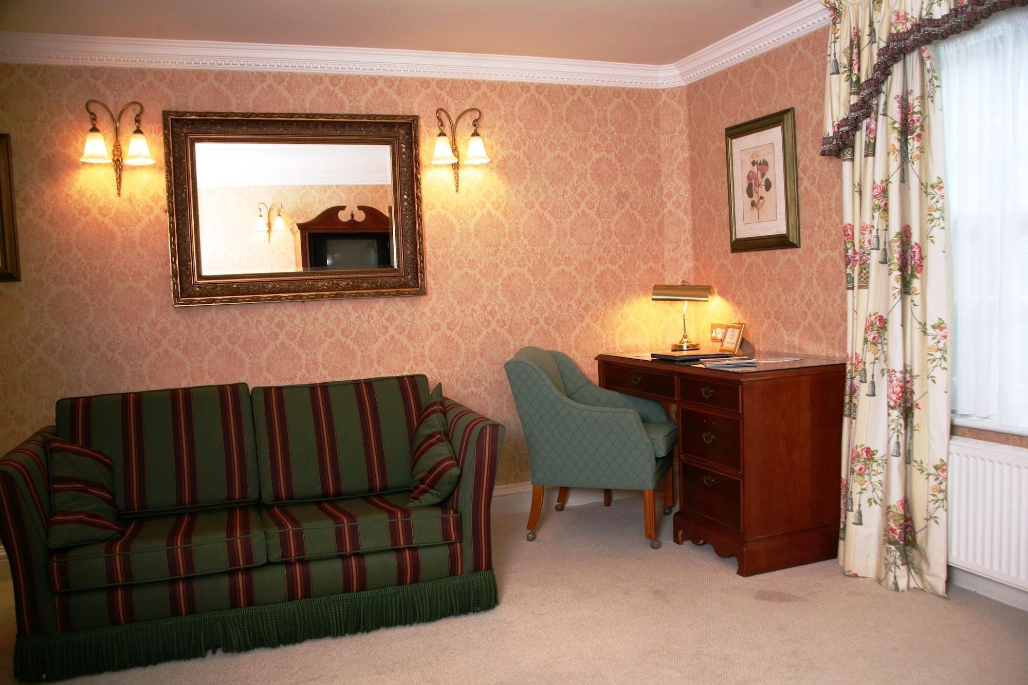 Marygreen Manor Brentwood Extérieur photo