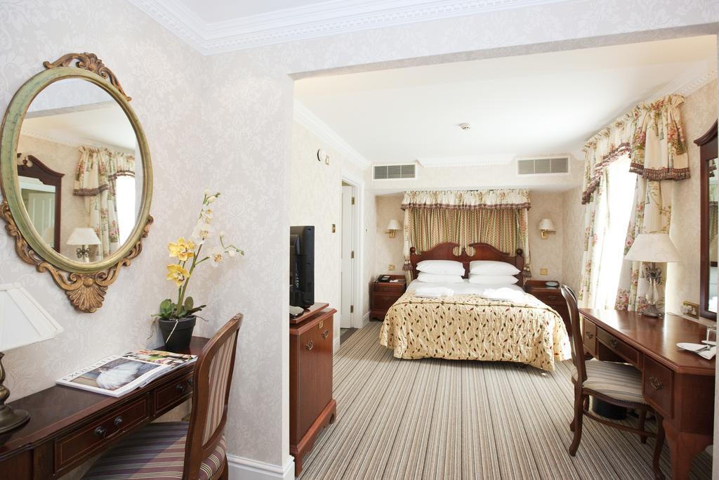 Marygreen Manor Brentwood Extérieur photo