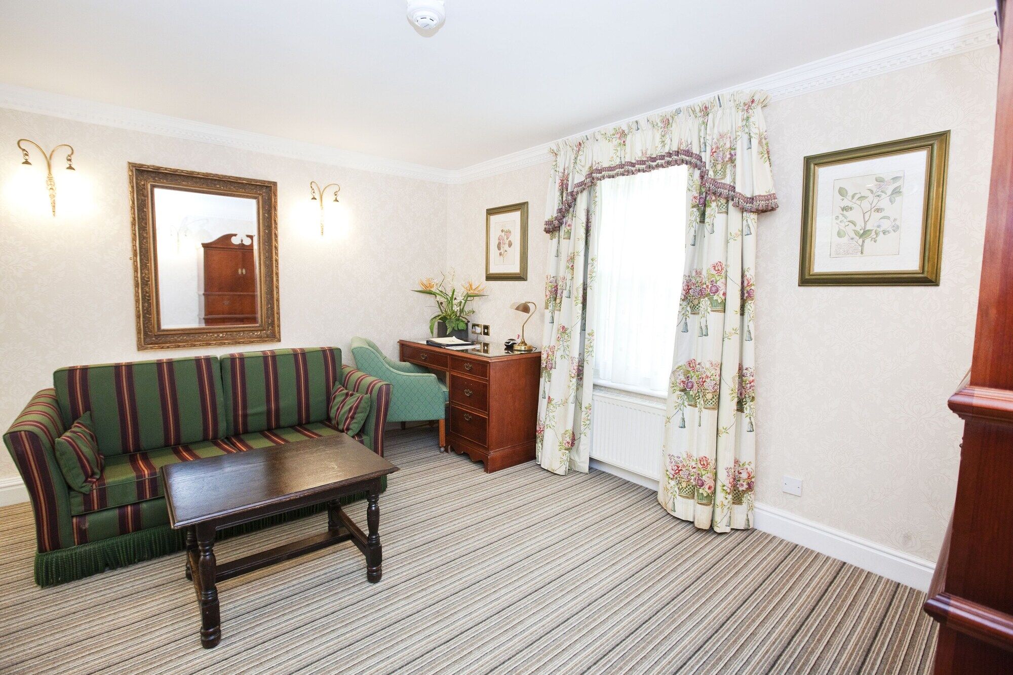 Marygreen Manor Brentwood Extérieur photo