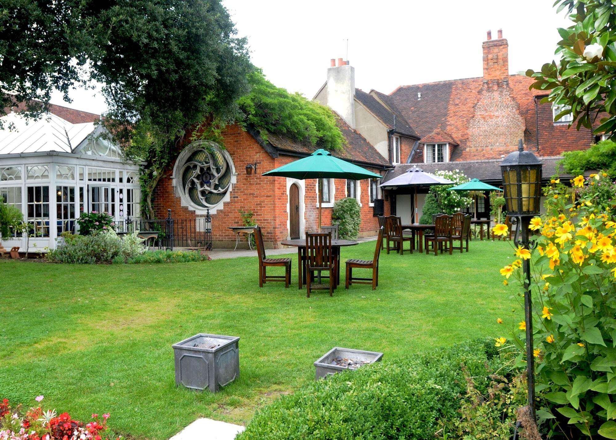 Marygreen Manor Brentwood Extérieur photo
