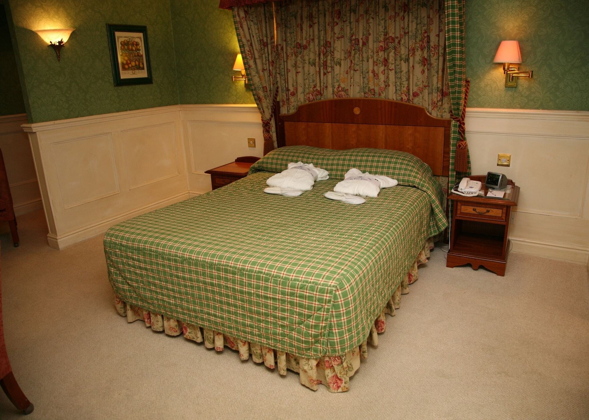 Marygreen Manor Brentwood Extérieur photo